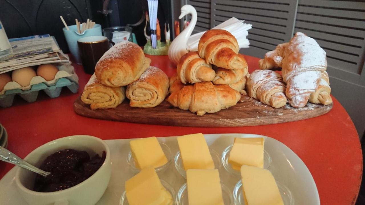 The Bear Bread Bakery B&B, Ensuite Rooms Above The Bakery, Colyton المظهر الخارجي الصورة