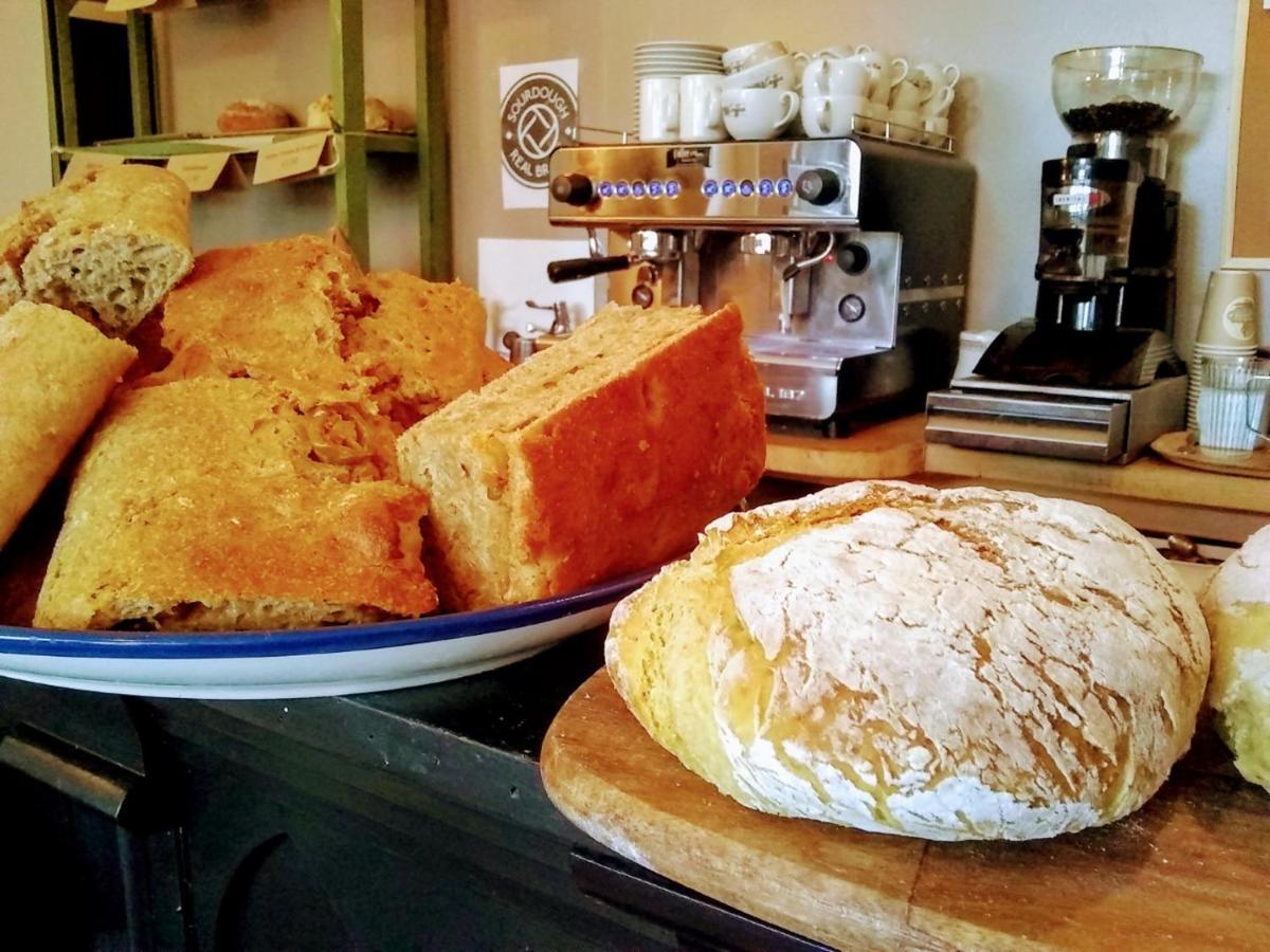 The Bear Bread Bakery B&B, Ensuite Rooms Above The Bakery, Colyton المظهر الخارجي الصورة